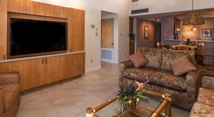 One-Bedroom King Suite Sofa Bed