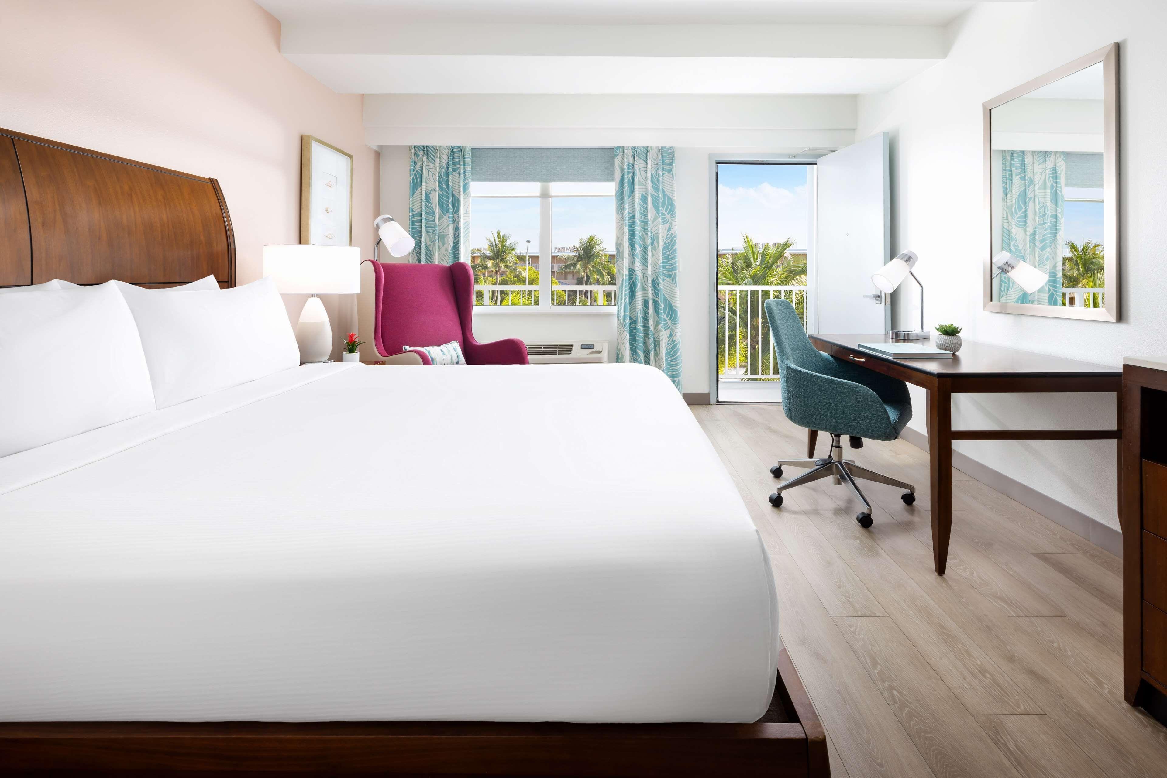 Queen Room Two Queen Beds Garden View