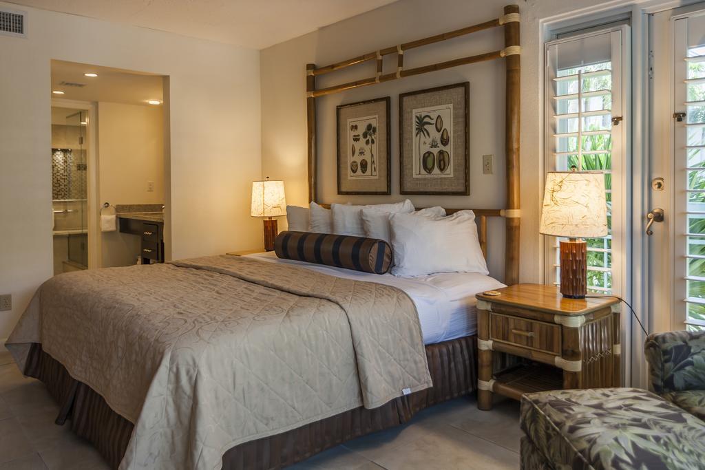 One-Bedroom King Suite Sofa Bed