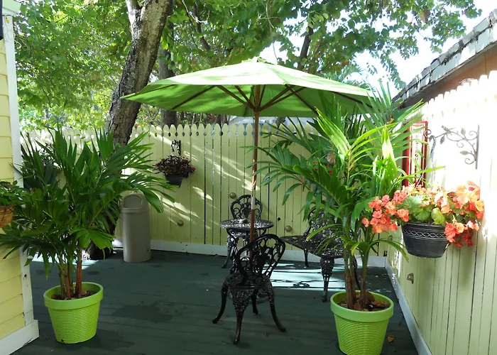 Cheap hotel: Duval Inn - Key West